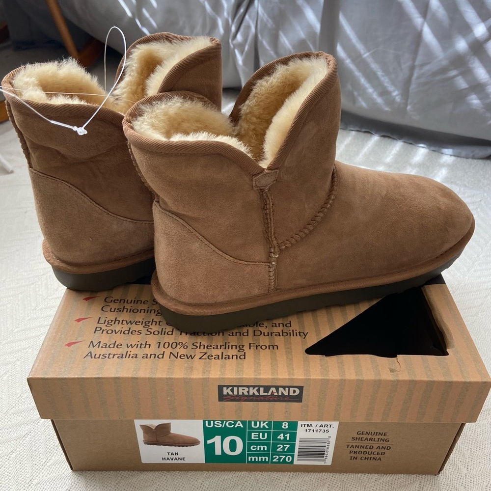 Kirkland Signature Women's Shearling Scalloped Edge Boot (Chestnut, US Footwear) - Picture 6 of 10